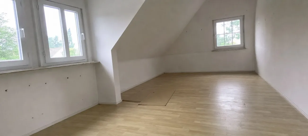 Geräumtes Wohnzimmer, besenrein zur Übergabe