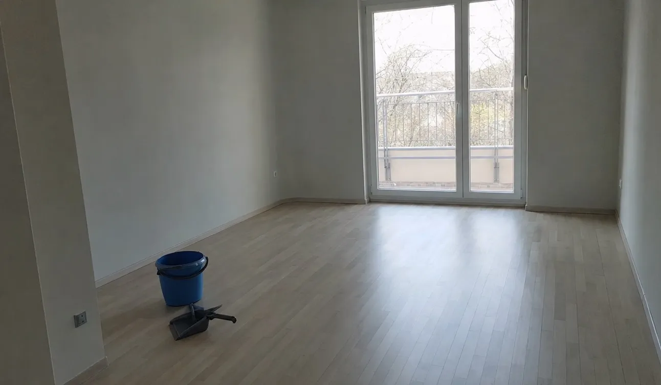 Geräumte Altbauwohnung, besenrein zur Übergabe